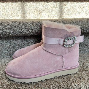 UGG Women’s Classic Mini Side Brooch Boots S/N 1110430
